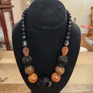 Fashion Jewelry Black and Brown Beaded Necklace